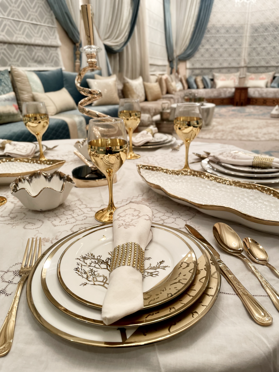 IMG_4876 Ensemble de 36 Assiettes à Dîner Blanc et Or - Variation IV – Image 2