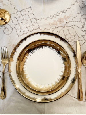 Ensemble de 36 Assiettes à Dîner Blanc et Or - Variation III